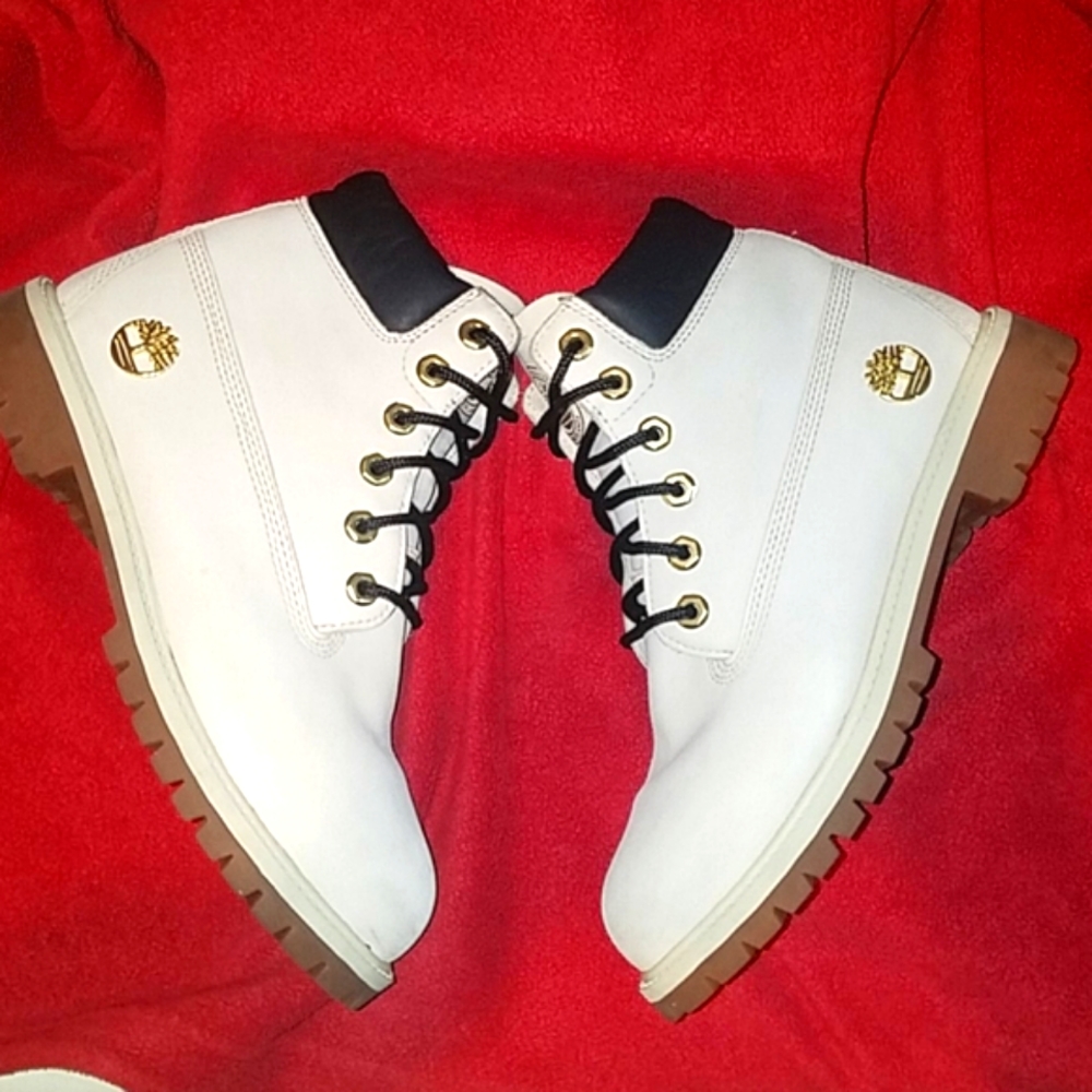 TIMBERLAND/SUPREME COLLABORATION OFF WHITE/GOLD…